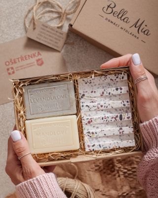 Děkujeme, že si i teď objednáváte naši dárkovou sadu Ošetřenka 💜 Na našem e-shopu je dostupná po celý rok — protože pomoc...
